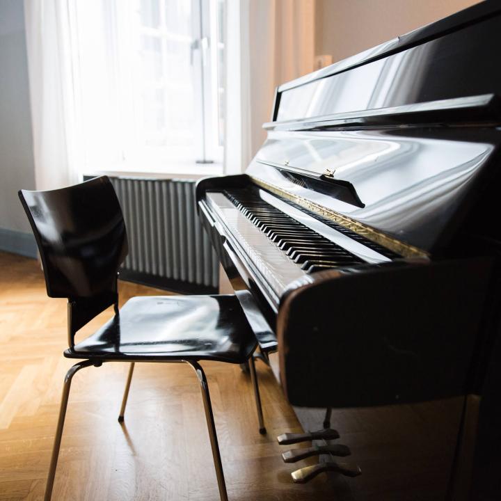 Schrödersaal mit Klavier